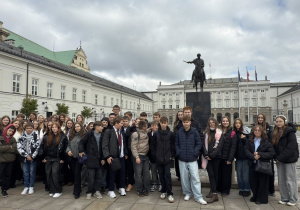Pamiątkowe zdjęcie uczestników wycieczki.