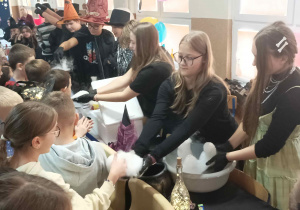 Naukowe czary i eliksiry.