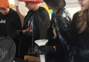 Naukowe czary i eliksiry.