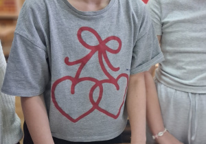 Uczniowie biorą udział w warsztatach.